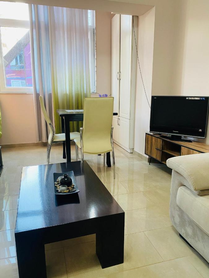 Ultra Apartments 'New Baazar 2' Tirana Bagian luar foto